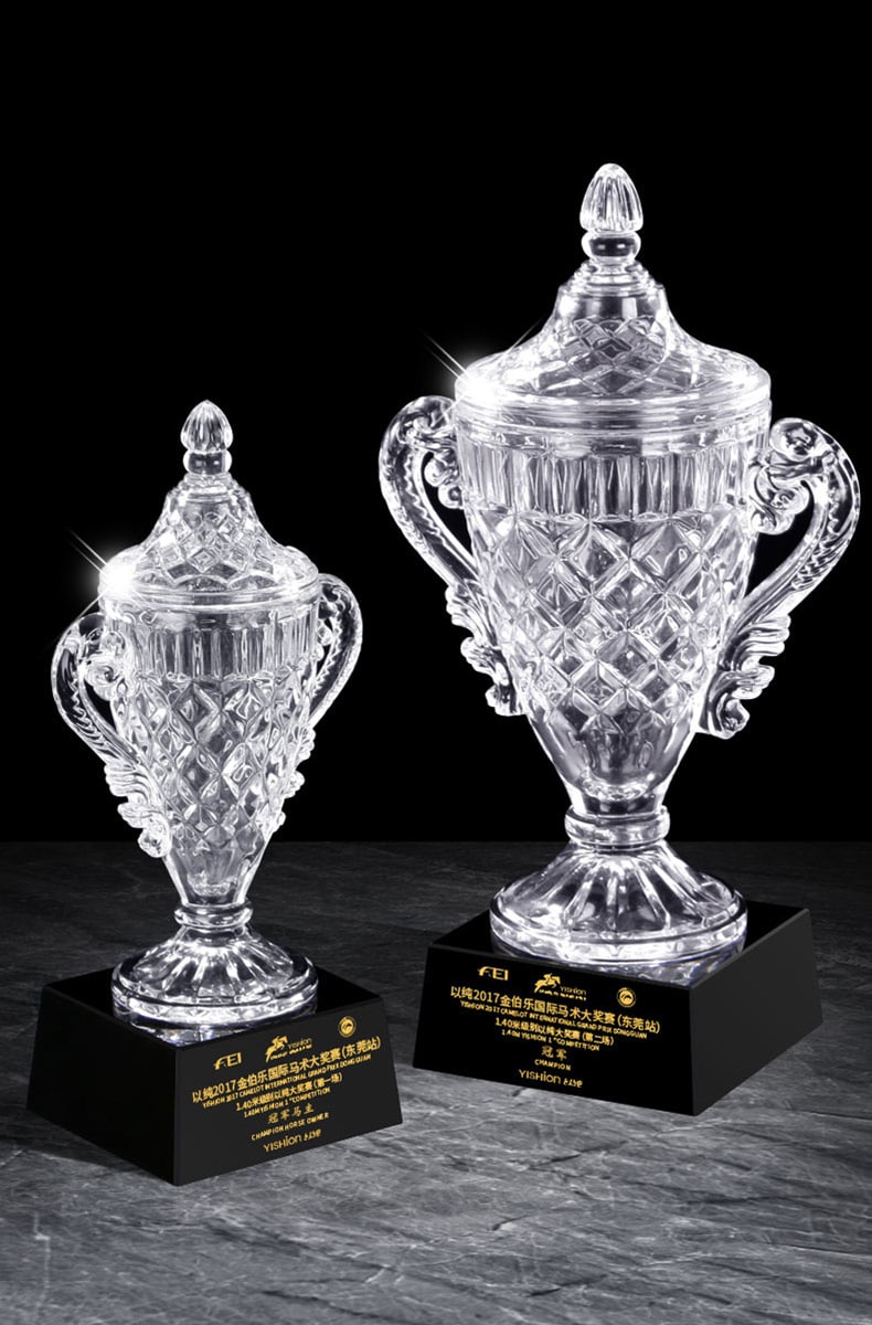 诺格精艺LGA122冠军雕花水晶奖杯尺寸对比-成都体育赛事奖杯定制