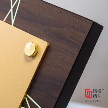 仿胡桃木铝塑板奖牌15