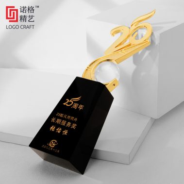 新款周年纪念金属黑水晶奖杯3