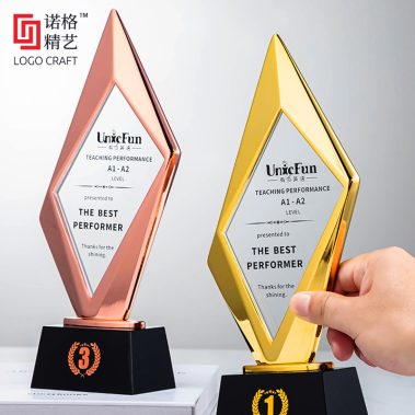 独树一帜金属水晶奖杯10