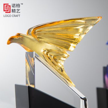 2026展翅奔腾定制琉璃奖杯-4