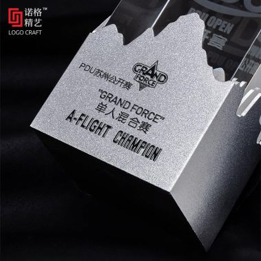 新款创意山峰水晶定制奖杯-4